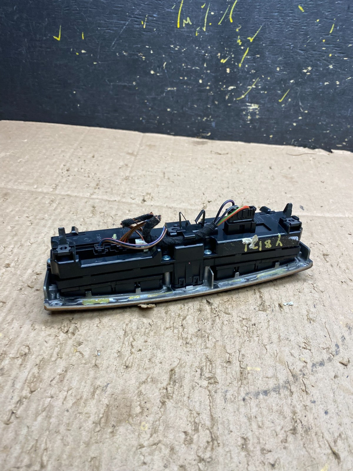 2005-2009 Mercedes W209 CLK350 CLK550 Door Lock ESP Hazard Control Y8131 DG4