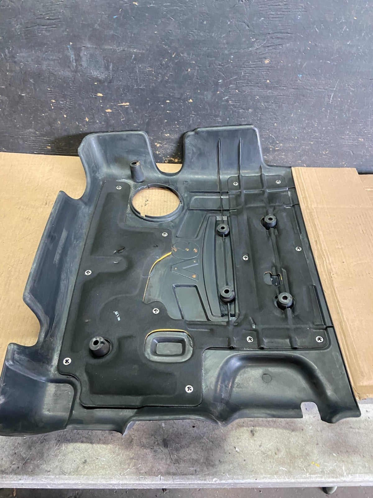 2003 to 2006 Kia Sorento 3.5L V6 Engine Motor Top Lid Cap Cover p8472 DG7