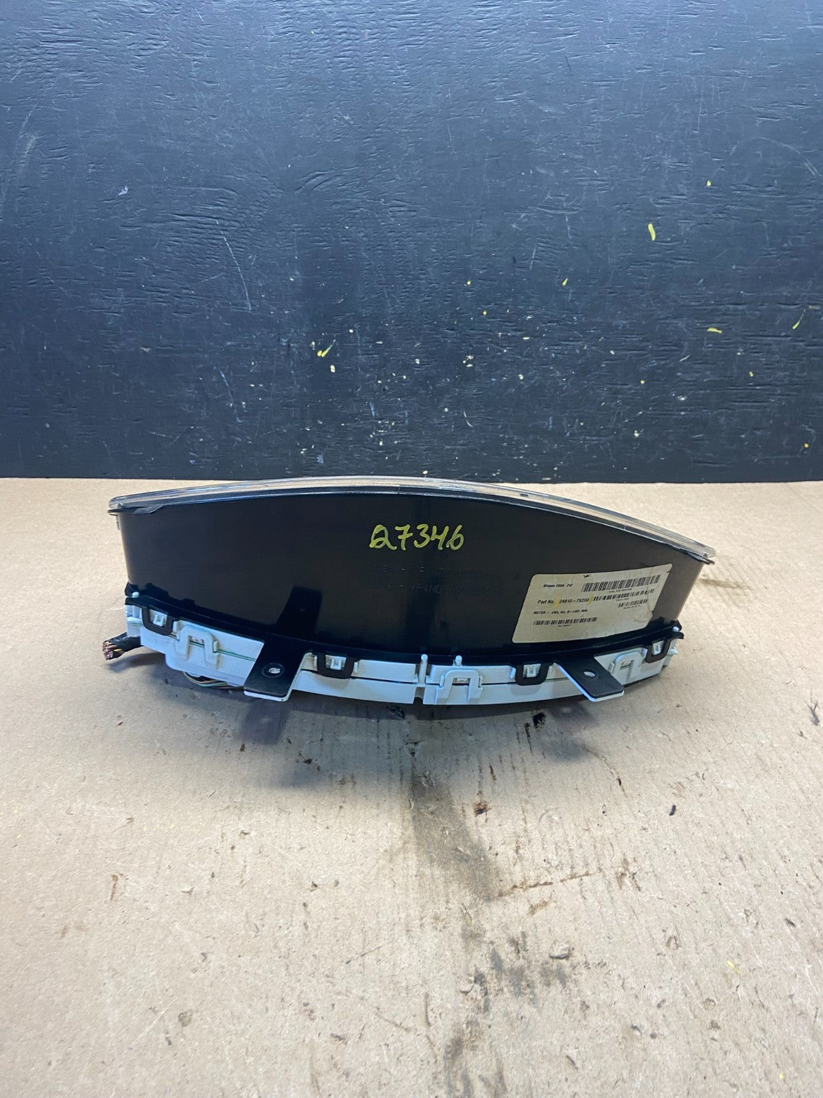 2004 to 2007 Nissan Titan Speedometer Cluster Gauge Bezel Q7346 DG4