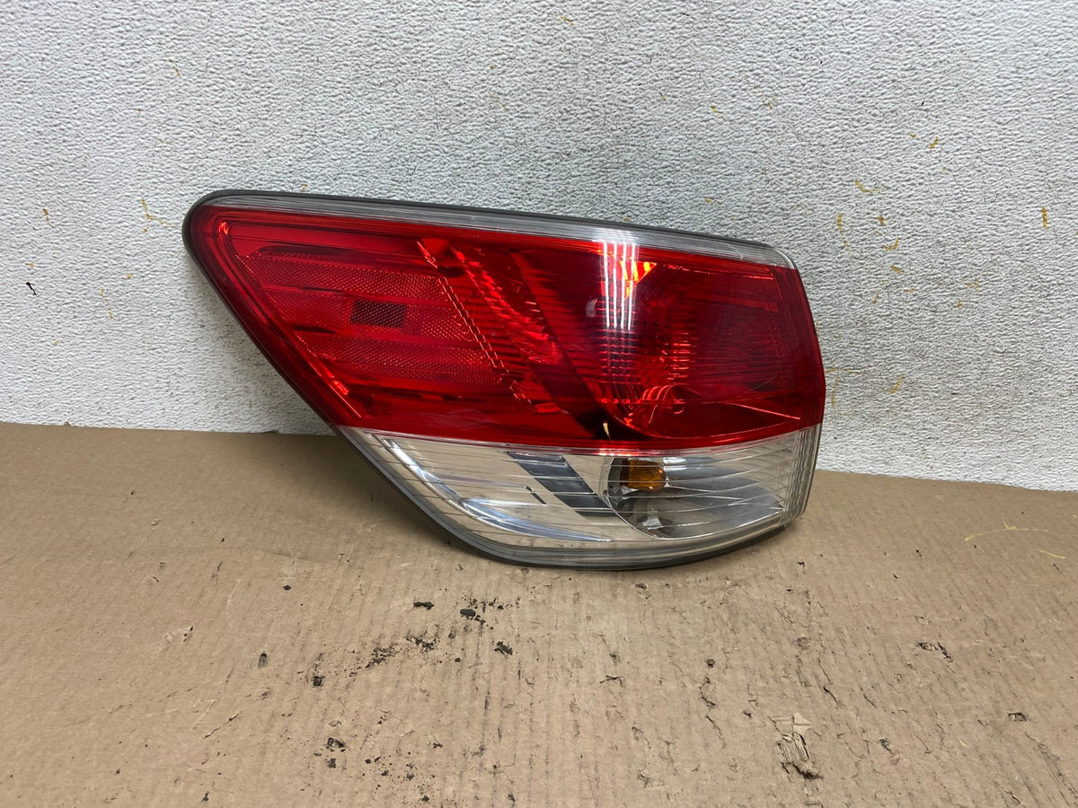 2013 to 2016 Nissan Pathfinder Left Driver Lh Side Tail light AH6028 LK0
