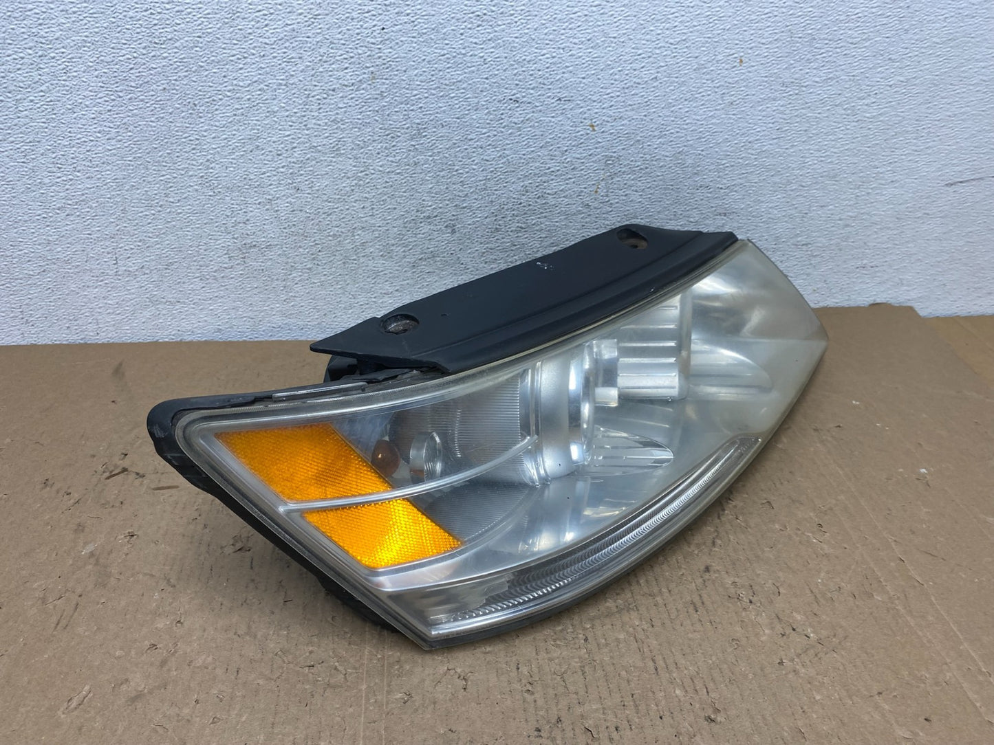 2009 to 2010 Hyundai Sonata Right Passenger RH Side Headlight Halogen AD8830 DW2