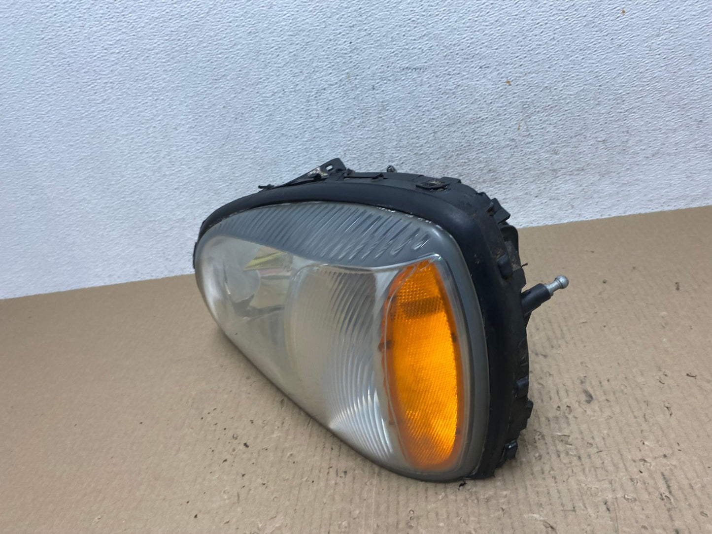 2000 to 2005 Cadillac Deville Left Driver LH Side Headlight AE7073 LK1