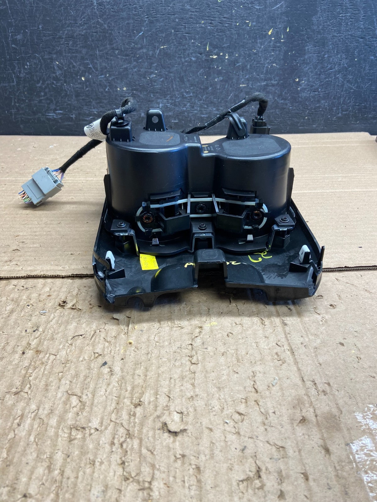 2013 to 2016 Ford Fusion Front Center Console Cup Holder Cupholder AG02325