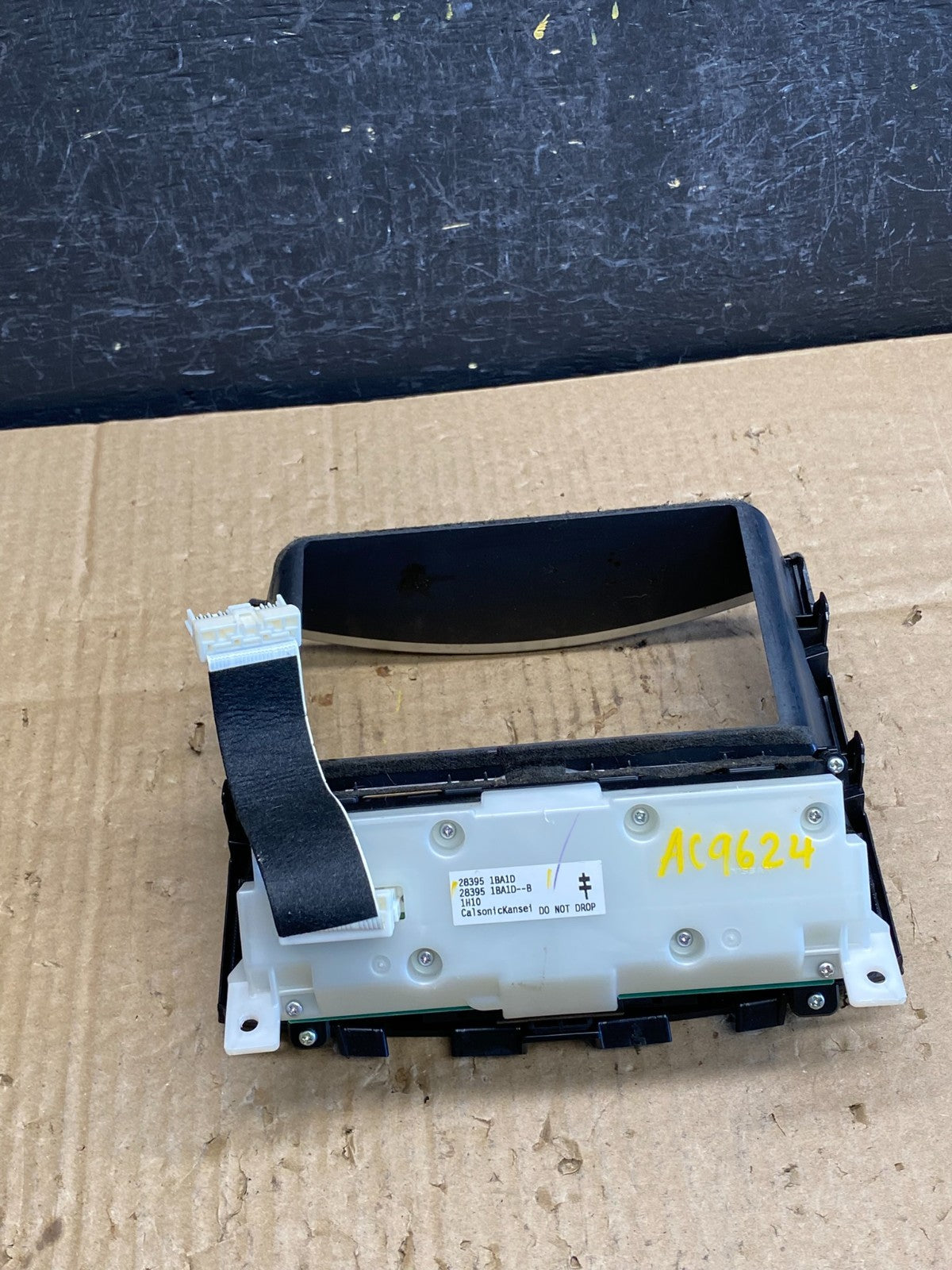 2008 - 2012 Infiniti G35 EX35 Radio Player Screen Panel Bezel AC9624 DG4