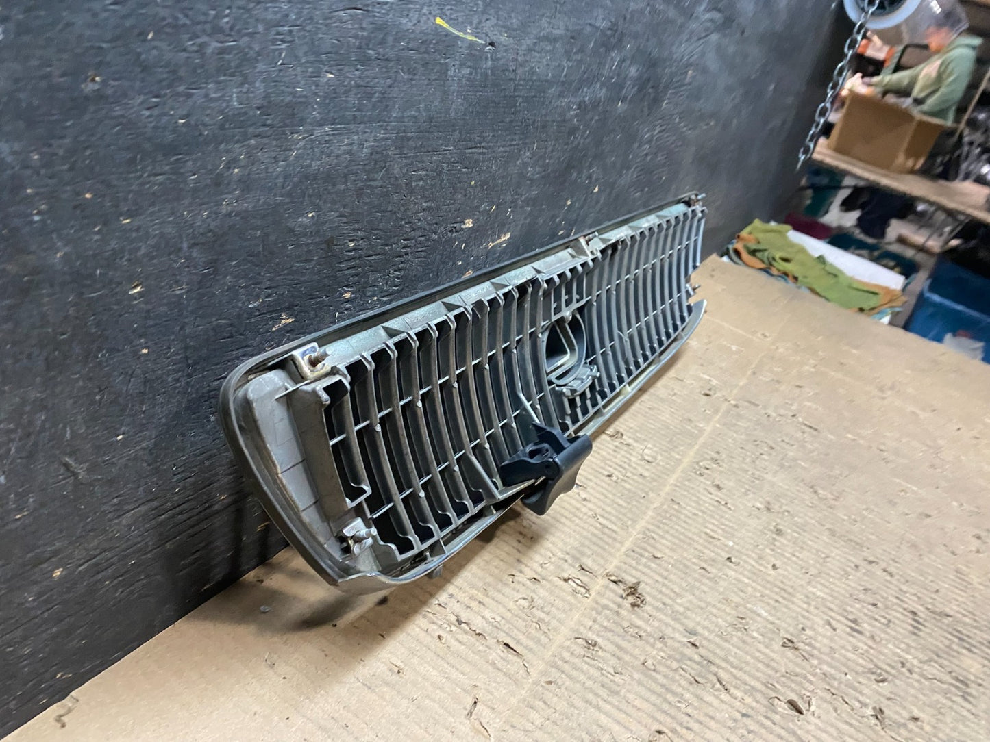1998 to 2005 Lexus GS300 Front Upper Chrome Grill Grille OEM T9549 DG6