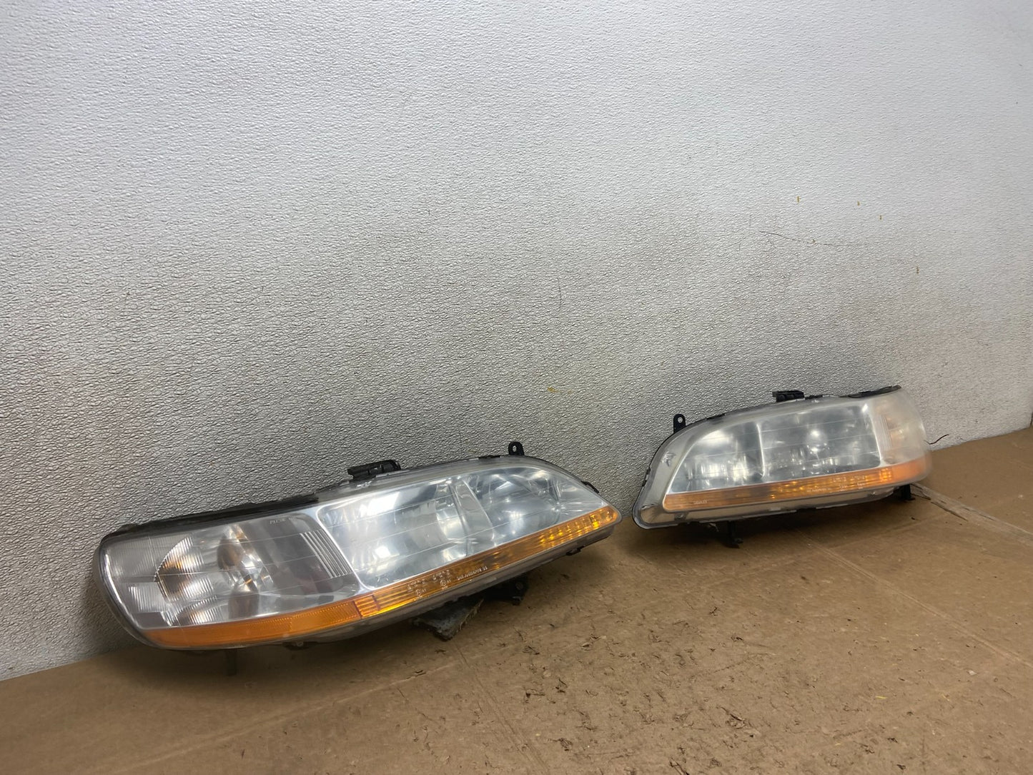 1998 to 2002 Honda Accord Left+Right Set Side Headlights Y8350 DW2