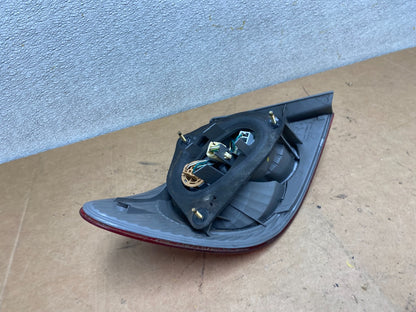 2003 to 2005 Toyota Corolla Right Passenger RH Side Tail Light Oem X5107 DW5