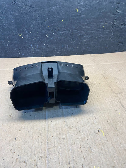 2007 to 2009 Cadillac SRX Front Center Dash Clock Air Vent P9351 DG3