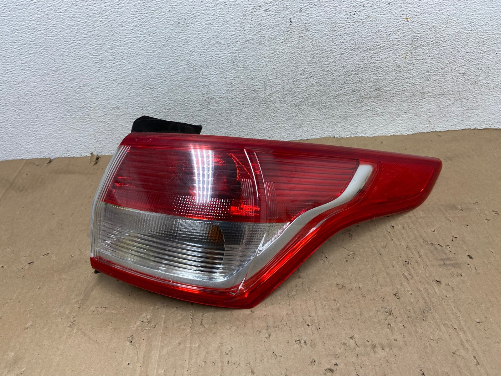 2013 to 2016 Ford Escape Right Passenger RH Side Tail Light AE9383 LK0