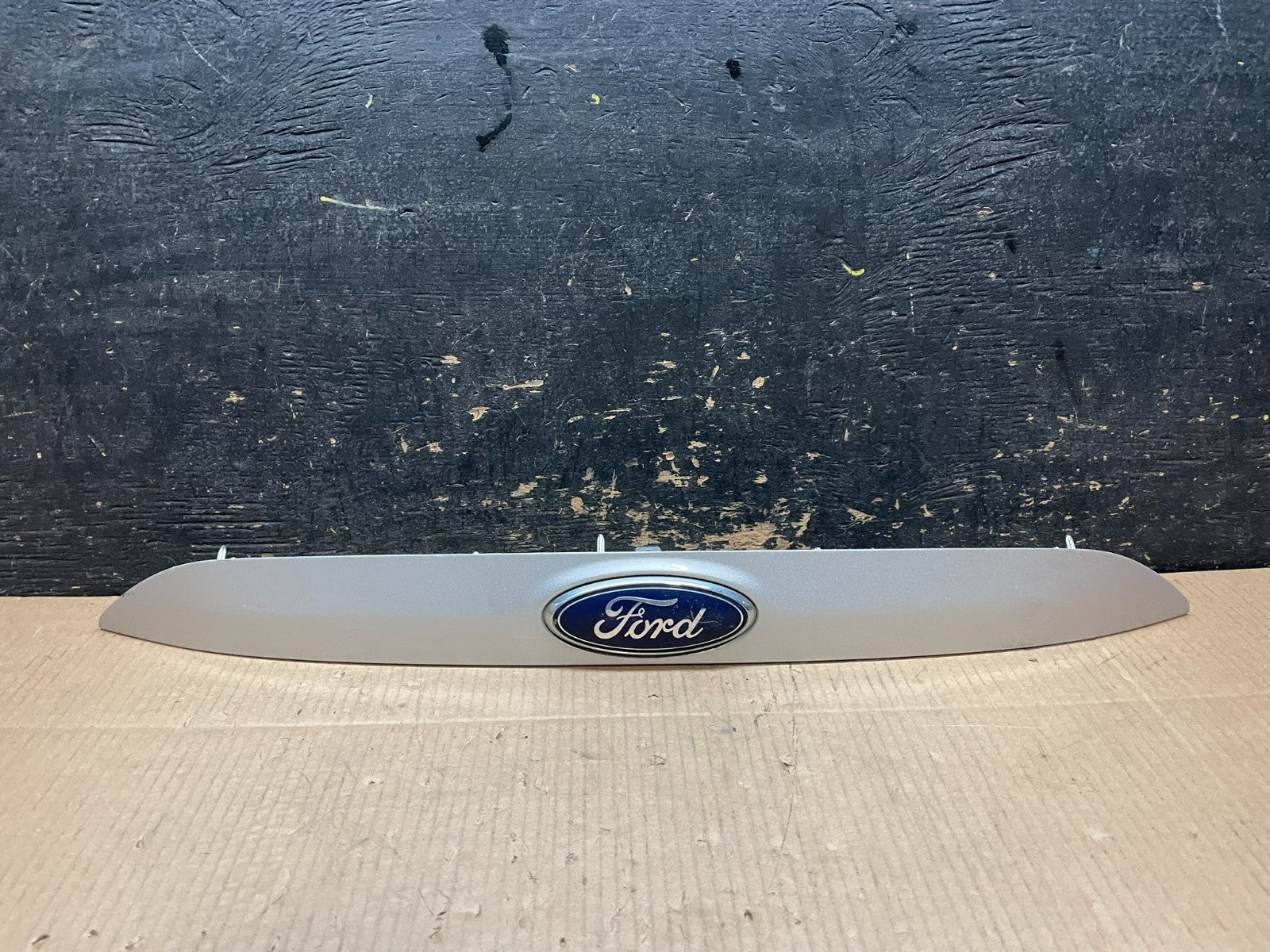 2013 to 2016 Ford Escape Rear Trunk Molding W/O Camera Oem y1790 DG0