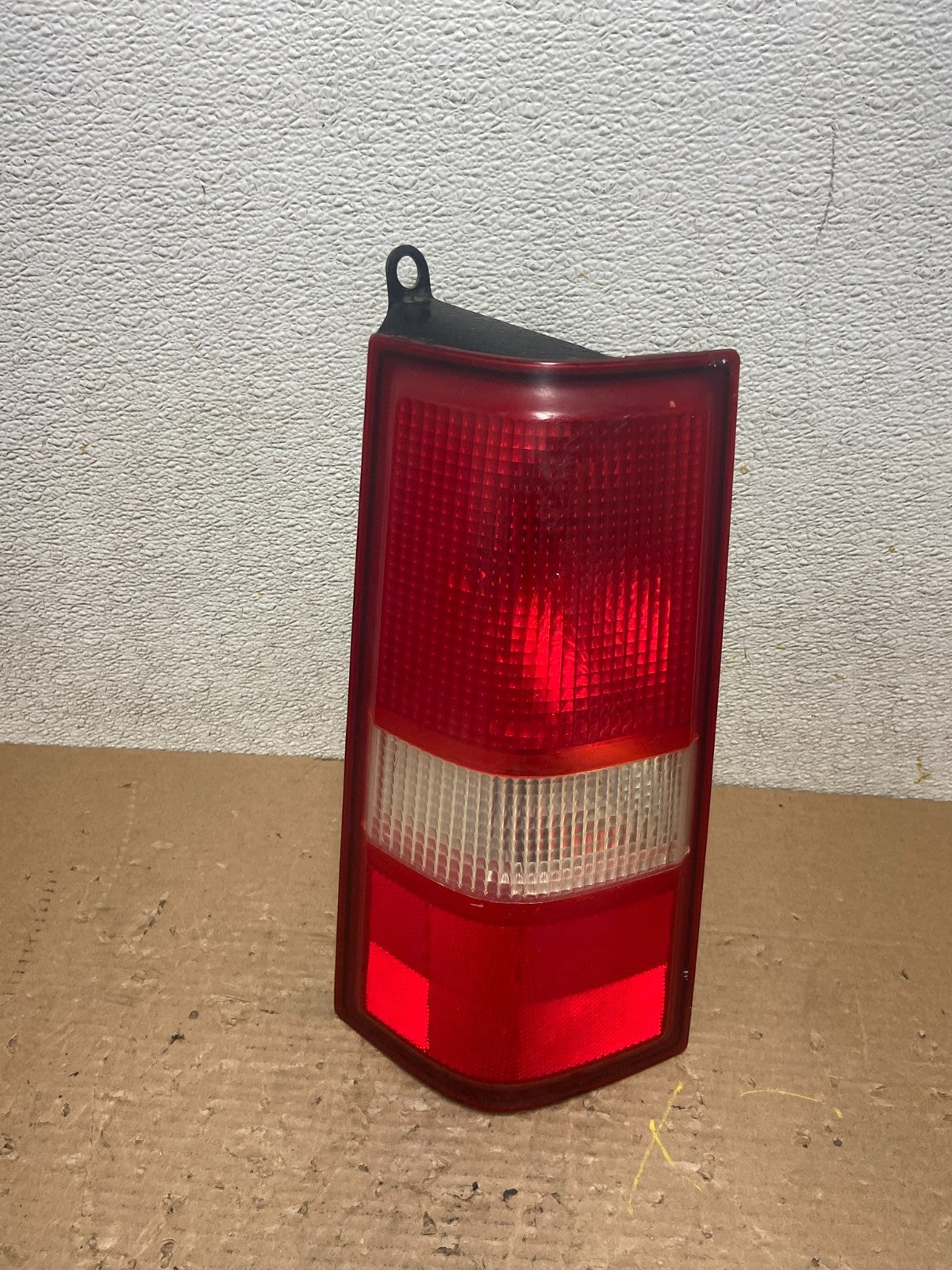 2003 to 2017 Chevrolet Express 1500 Left Driver Side Tail Light Oem R0918 DW0