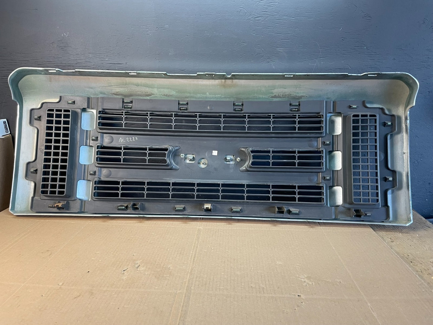 2008 to 2014 Ford Econoline E150 E250 Front Upper Chrome Grill Grille ac2223 DG6