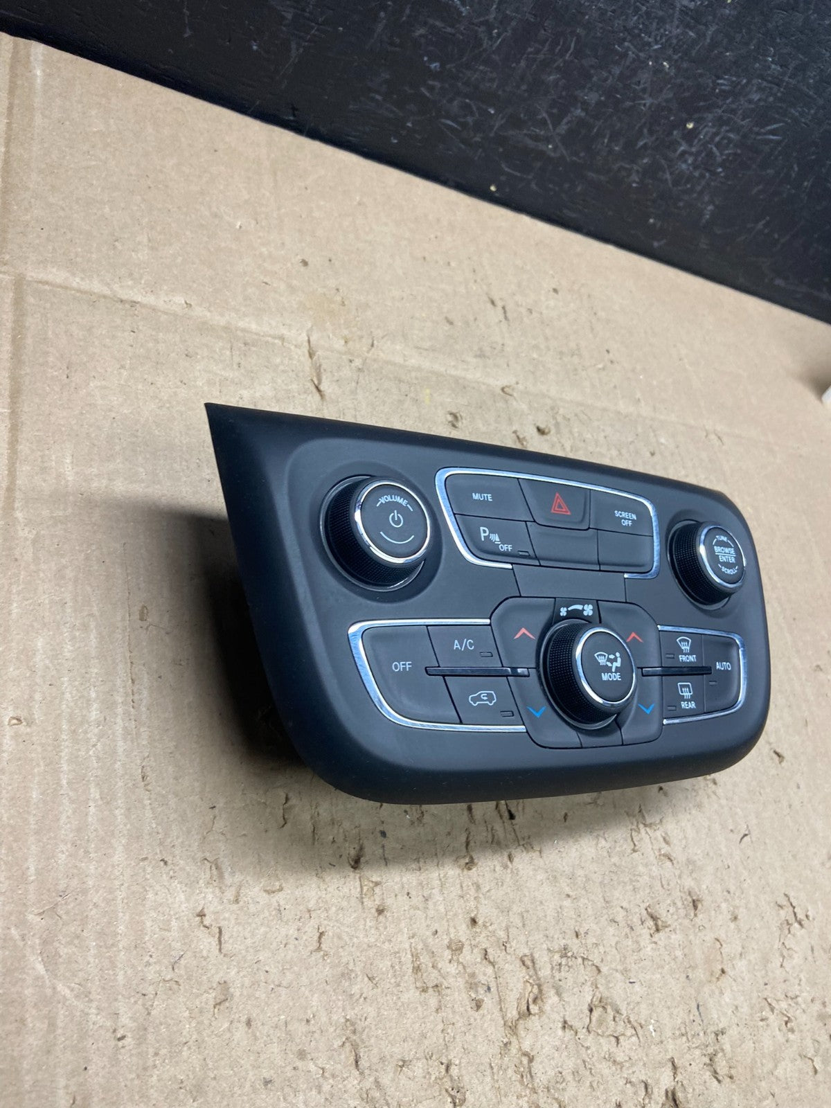 2019 to 2021 Jeep Compass Dash Climate Temperature Control Radio Bezel AB9779 DG2