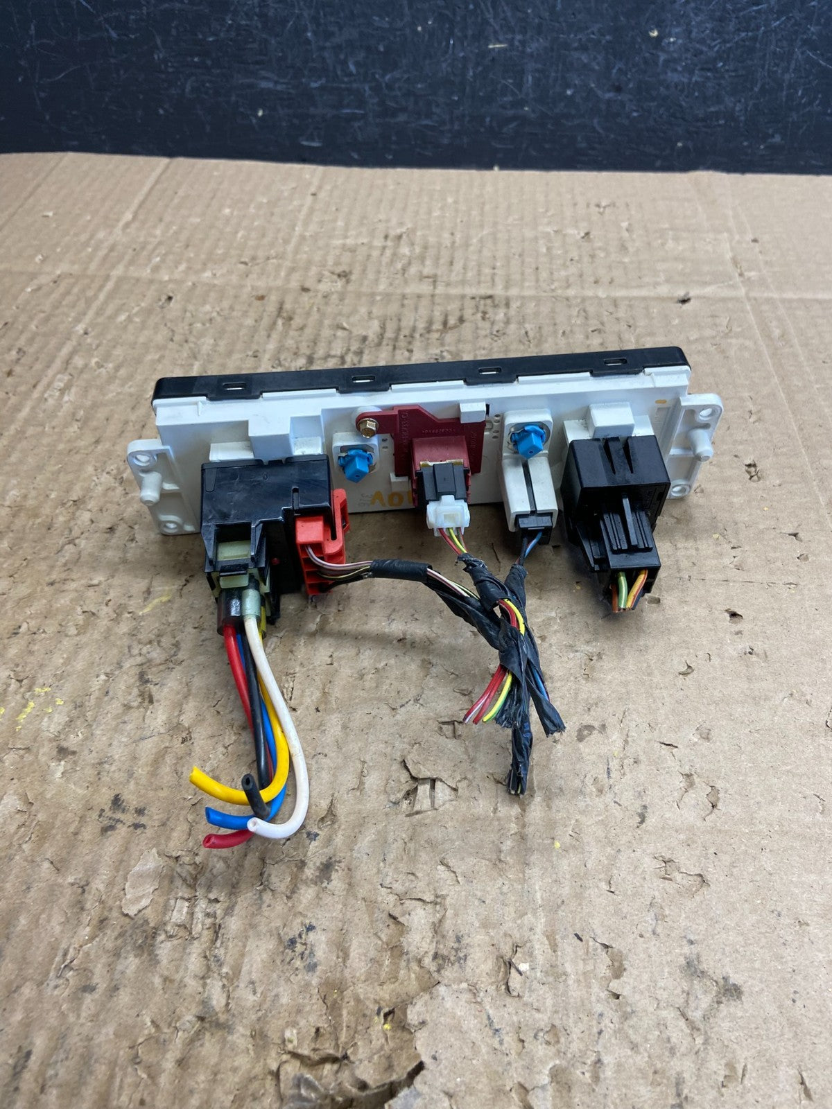 1999 to 2004 Ford F250 F350 Super Duty Heater A/C Climate Control AD1992 DG4