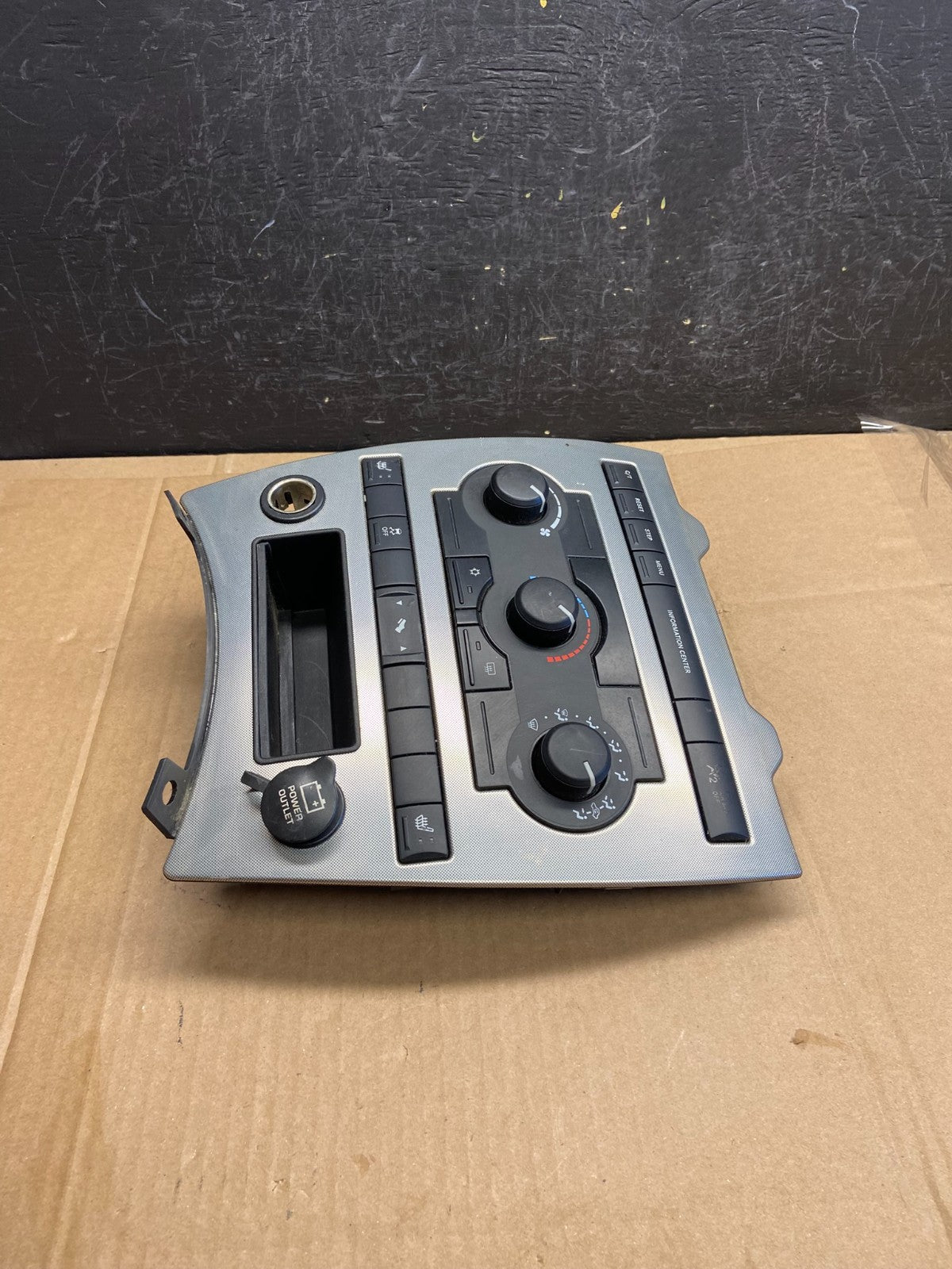 2005 to 2007 Jeep Commander Grand Cherokee A/C Climate Control Bezel AD2071 DG2