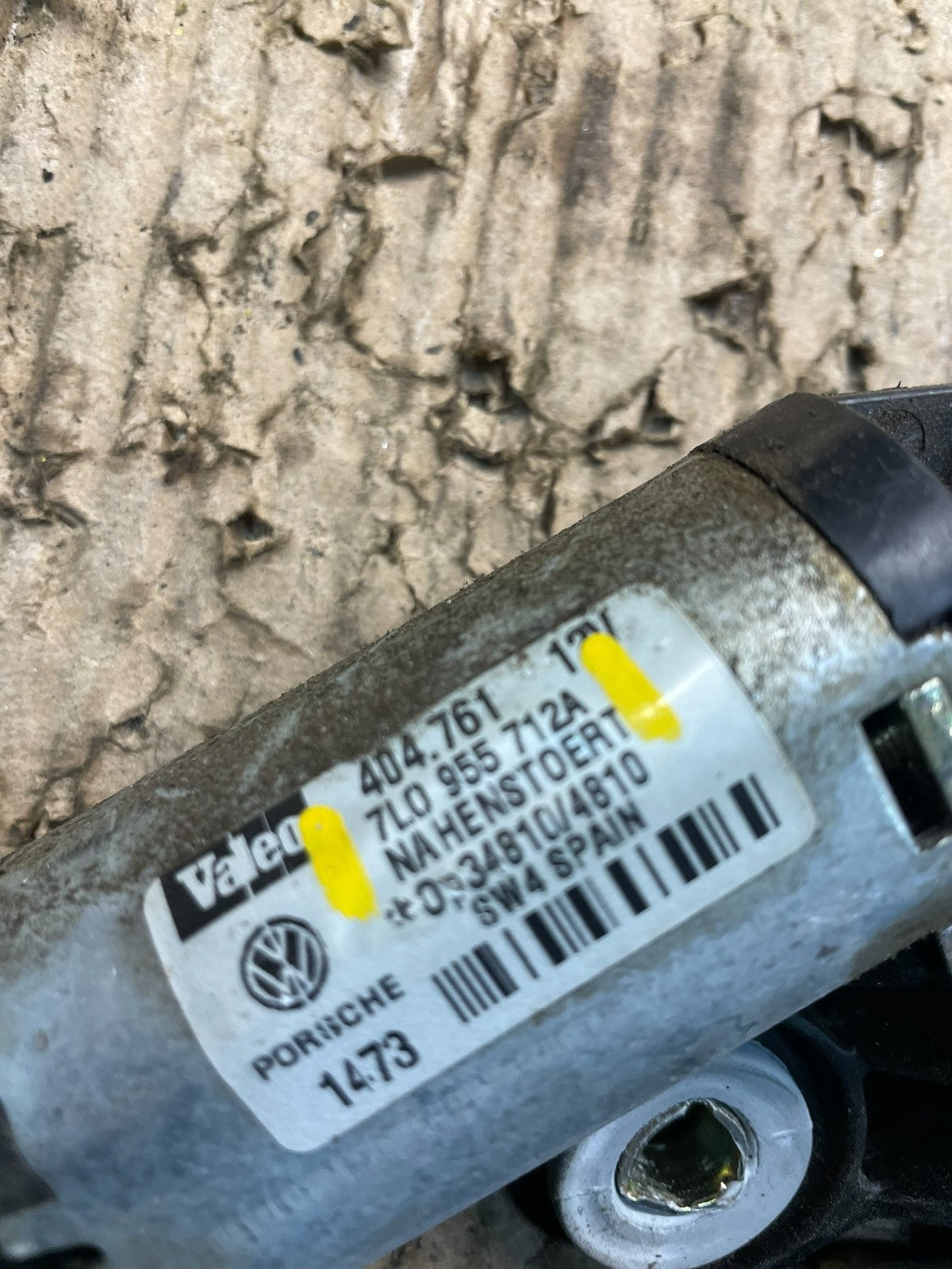 2004 to 2007 Volkswagen Touareg Rear Windshield Wiper Motor OEM x4006 DG6