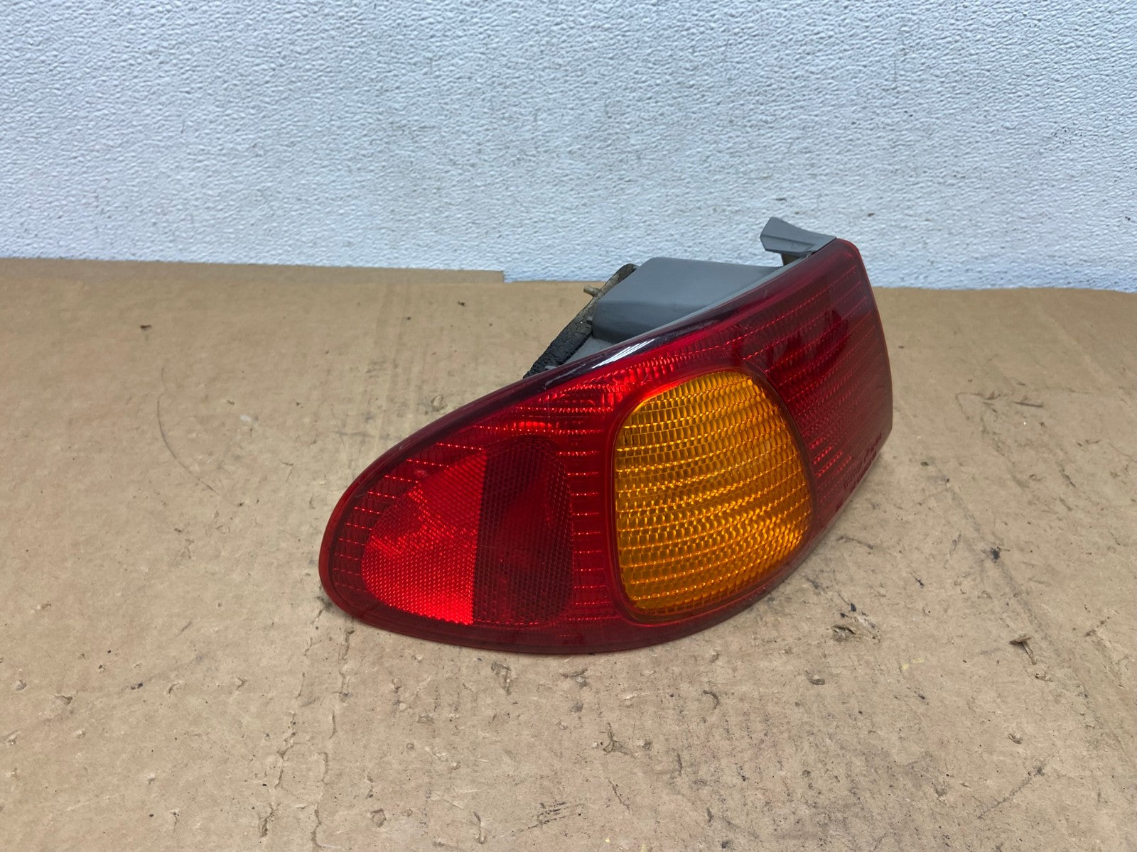 1998 1999 2000 Toyota Corolla Left Driver Lh Side Tail light AD0604 LK2