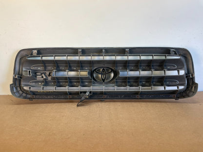 2001 to 2004 Toyota Sequoia Front Upper Grill Grille W/ Emblem AF8713 DG6