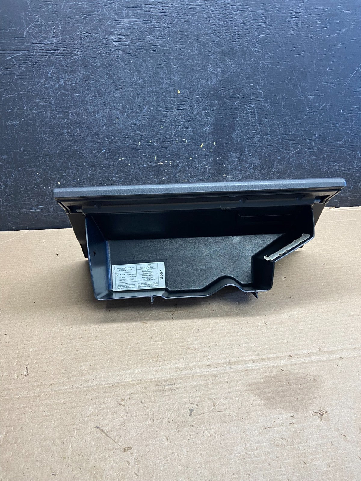 1999-2004 Jeep Grand Cherokee Front Right Passenger Storage Glove Box ah3484 DG3
