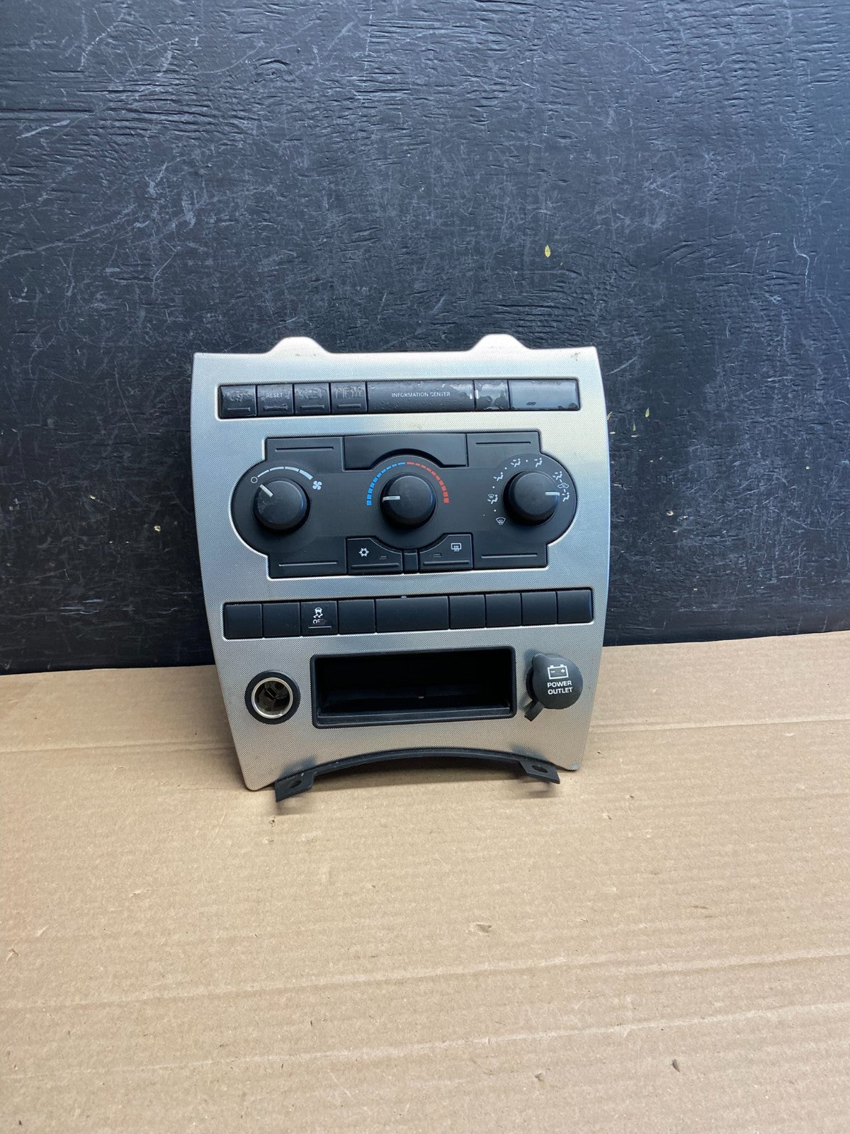 2005 2006 2007 Jeep Commander Grand Cherokee A/C Climate Control Bezel ag5091 DG0