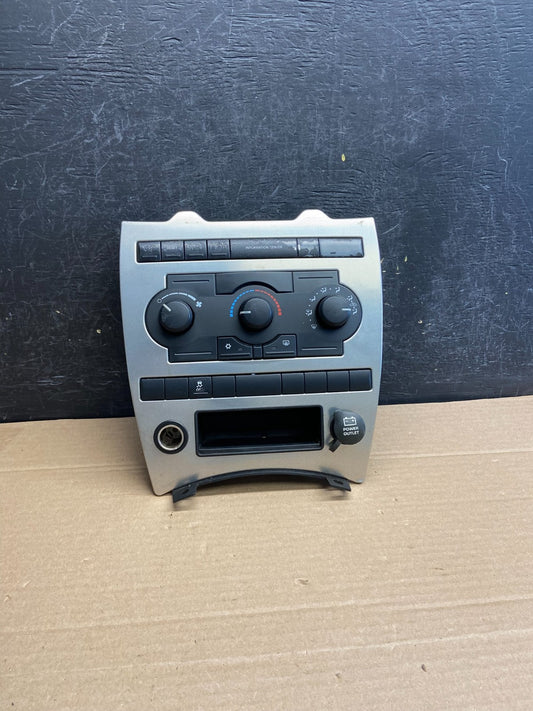2005 2006 2007 Jeep Commander Grand Cherokee A/C Climate Control Bezel ag5091 DG0