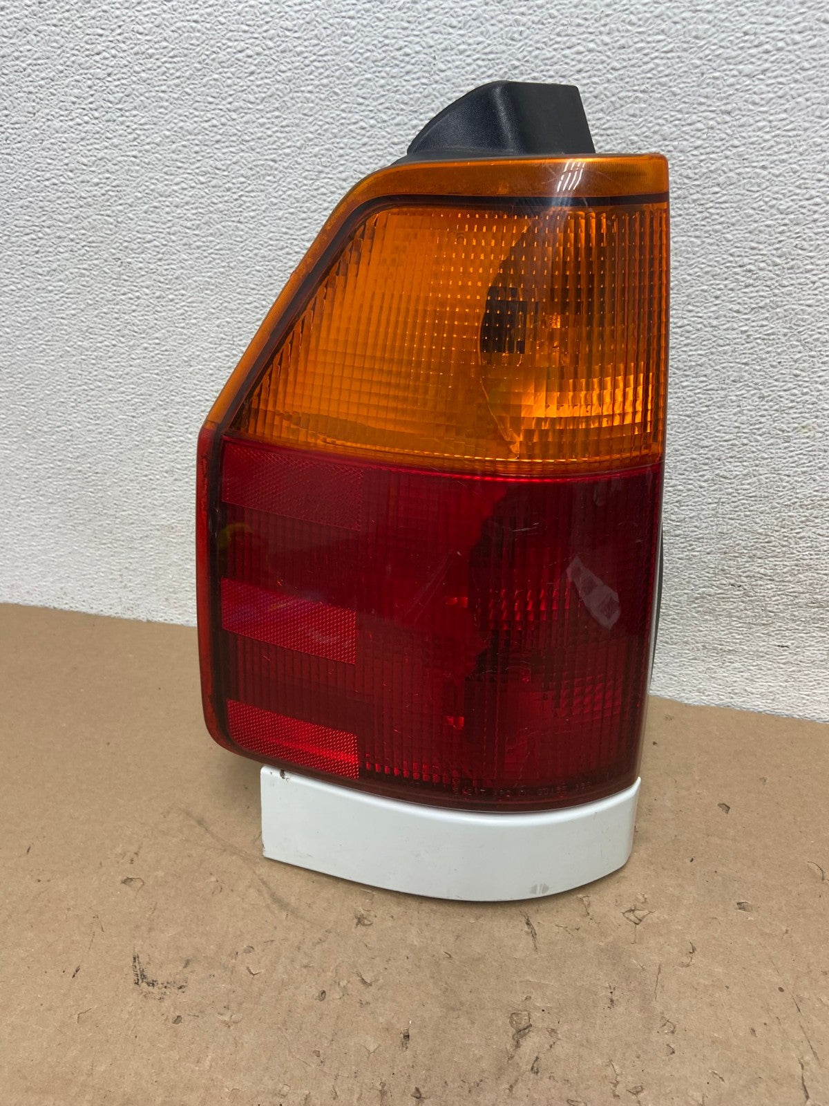 2002 to 2009 Gmc Envoy Left Driver Lh Side Tail Light AG4270 LK0