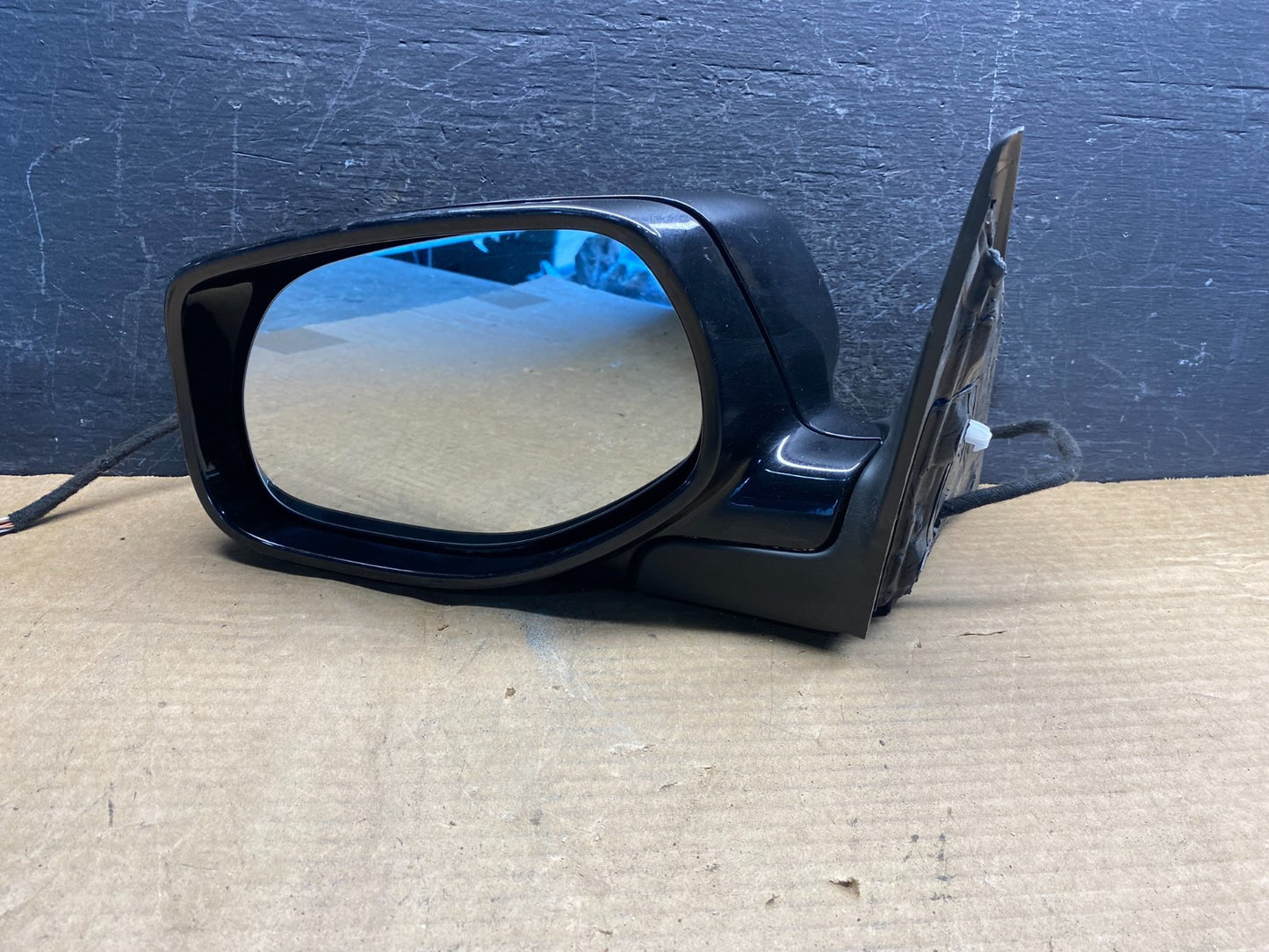 2008 to 2010 Porsche Cayenne Driver Left Side Door View Mirror AD9771 DW2