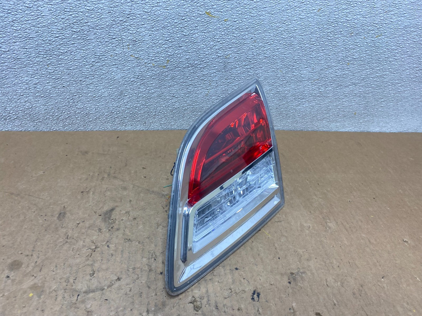 2007 2008 2009 Mazda Cx-9 Right Passenger Rh Side Inner Tail Light Oem Z7903 DW2