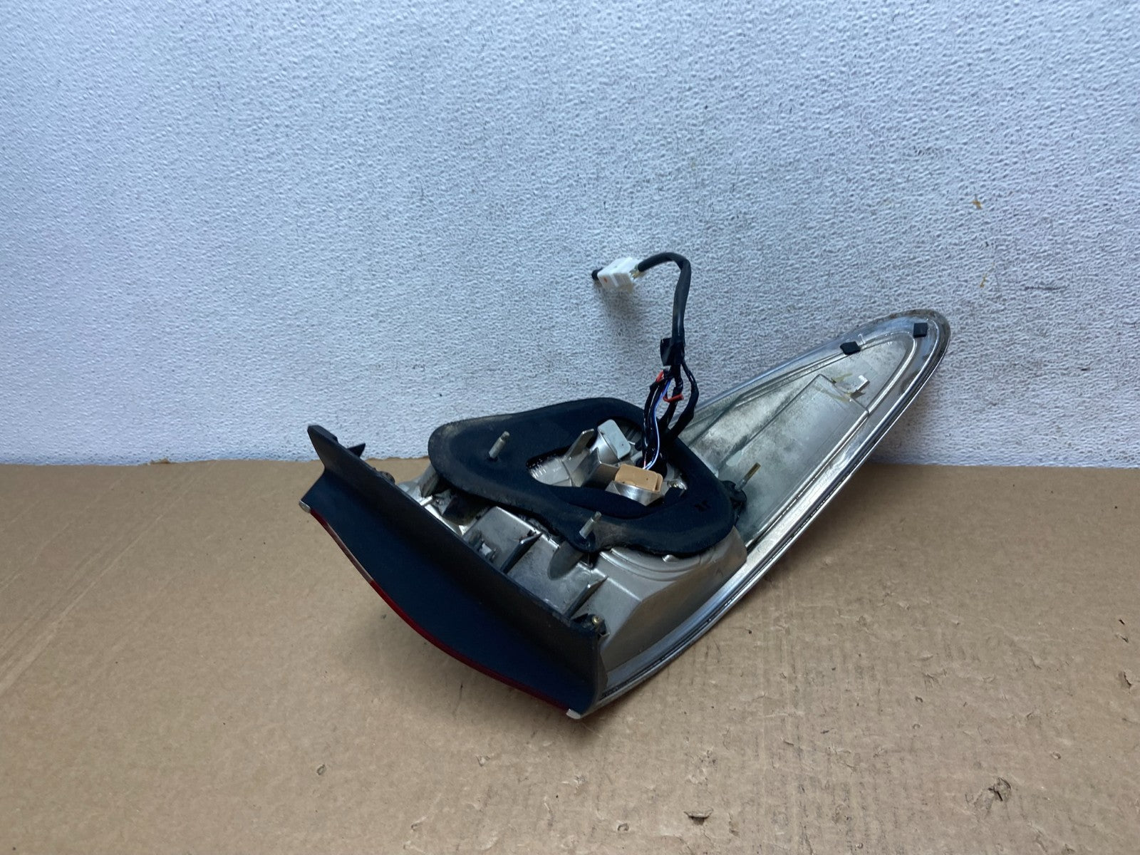 2005 - 2006 Lexus ES330 Right Passenger RH Side Tail Light AF7399 DW5