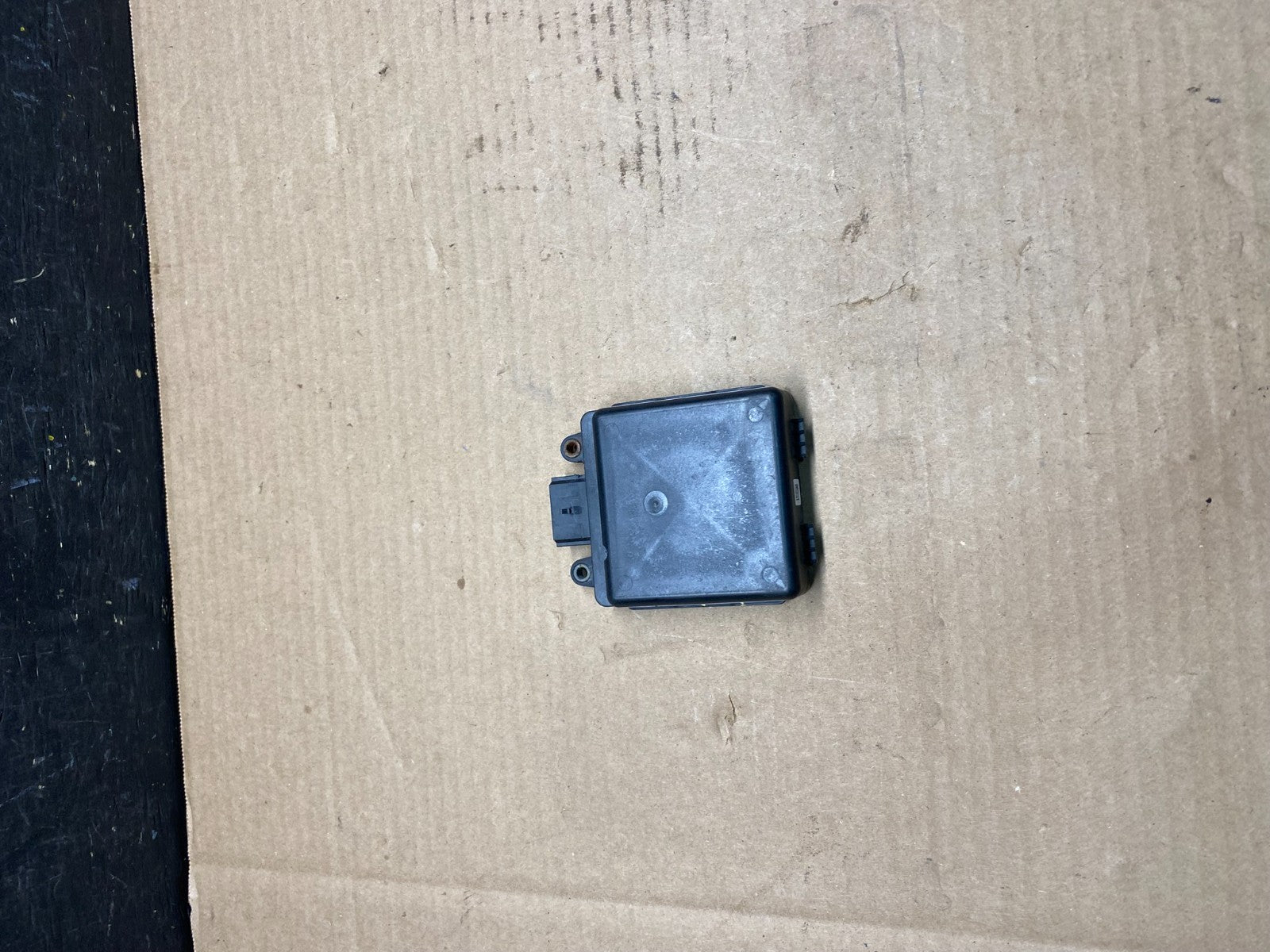 2014 to 2015 Jeep Grand Cherokee Blind Spot Radar Sensor Module OEM Q2504 DG0