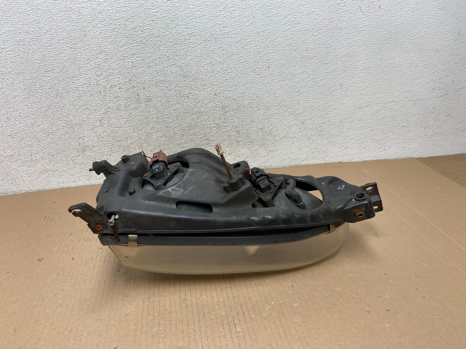 1995 to 1996 Toyota Camry Right Passenger RH Side Headlight AF3084 DW7