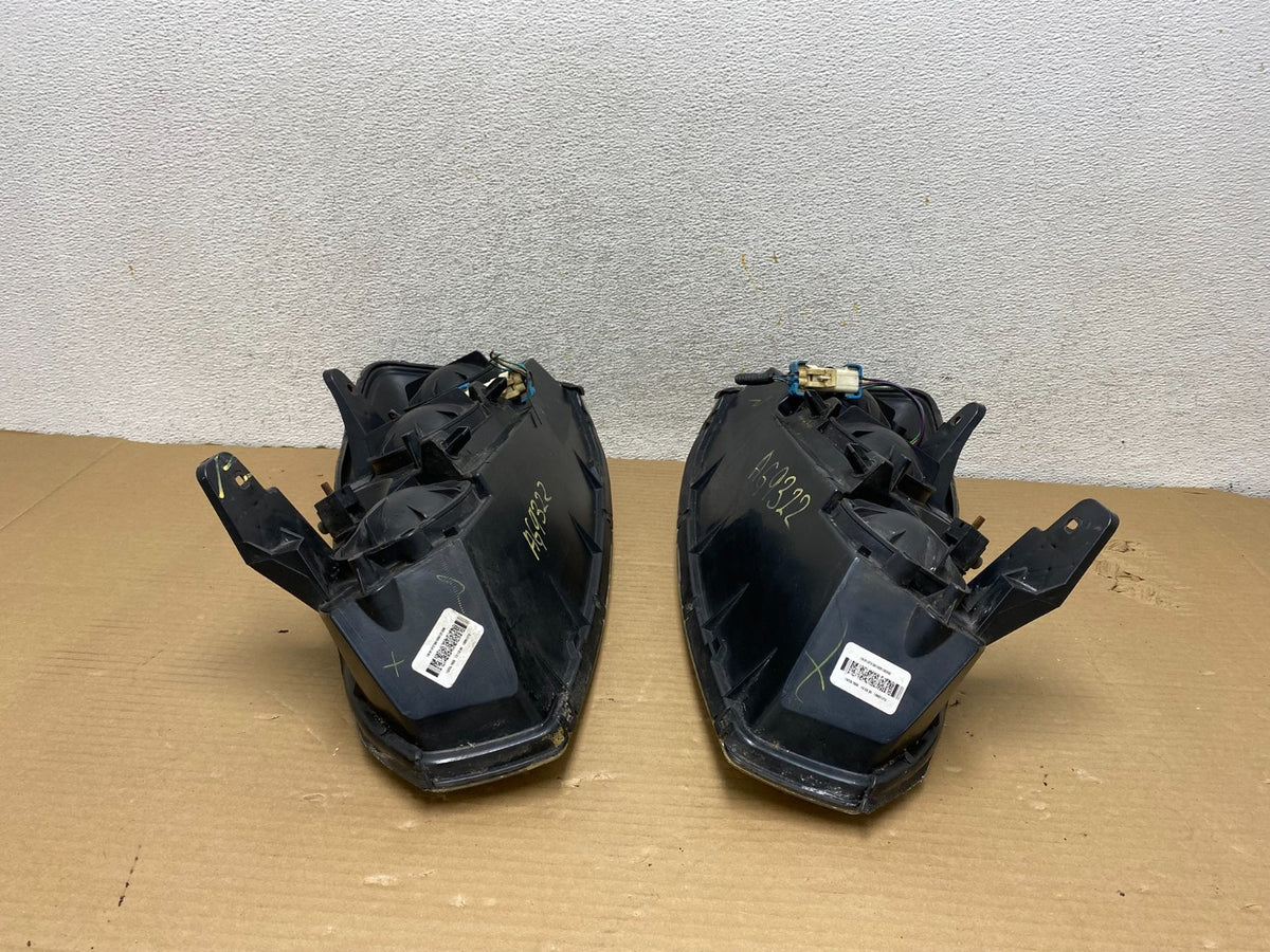 2004 to 2007 Chevrolet Malibu Left+Right Set Headlights AG9321 DW12