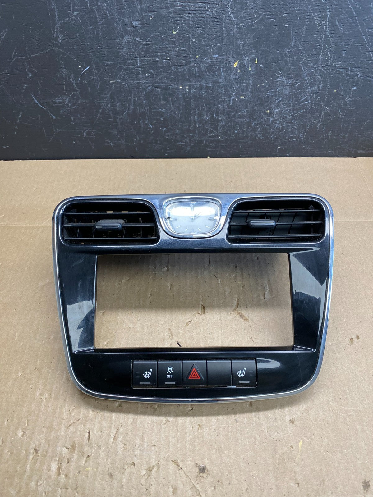 2011 - 2014 Chrysler 200 Dash Radio Bezel Trim Clock Hazard Bezel ac6315 DG0