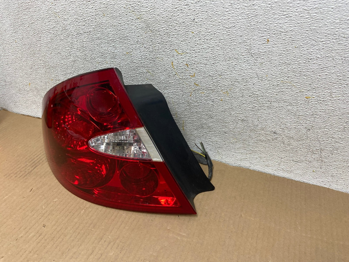 2005 to 2009 Buick Lacrosse Left Driver LH Side Tail Light AH3033 LK2