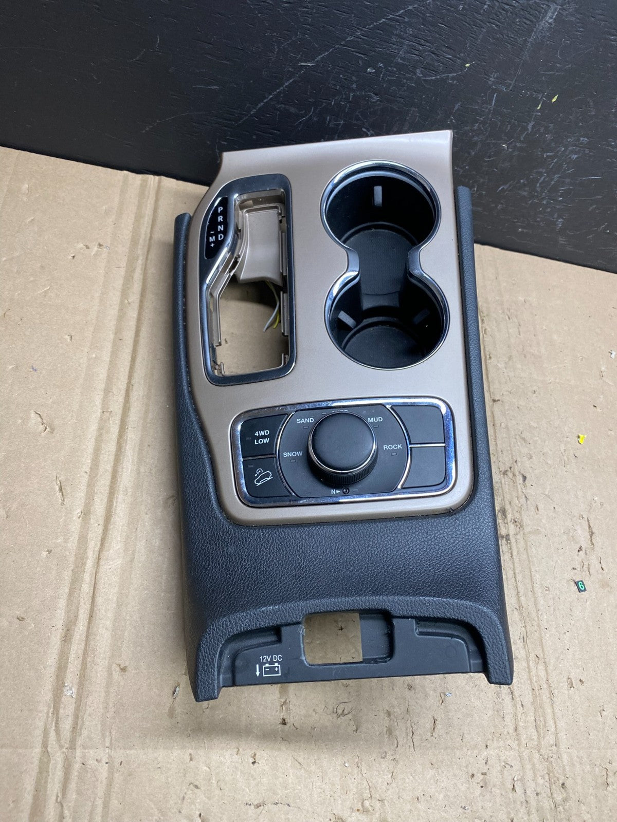 2014-2015 Jeep Grand Cherokee Center Console Shifter Cup Holder Bezel AB9043 DG0