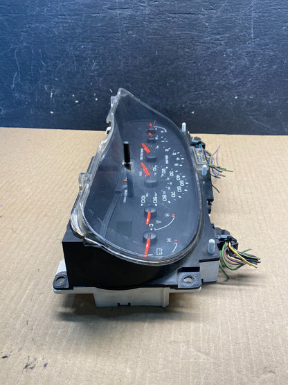 2004–2008 Ford E-150, E-250, E-350 Econoline Speedometer Cluster Gauge AG3924 DW2