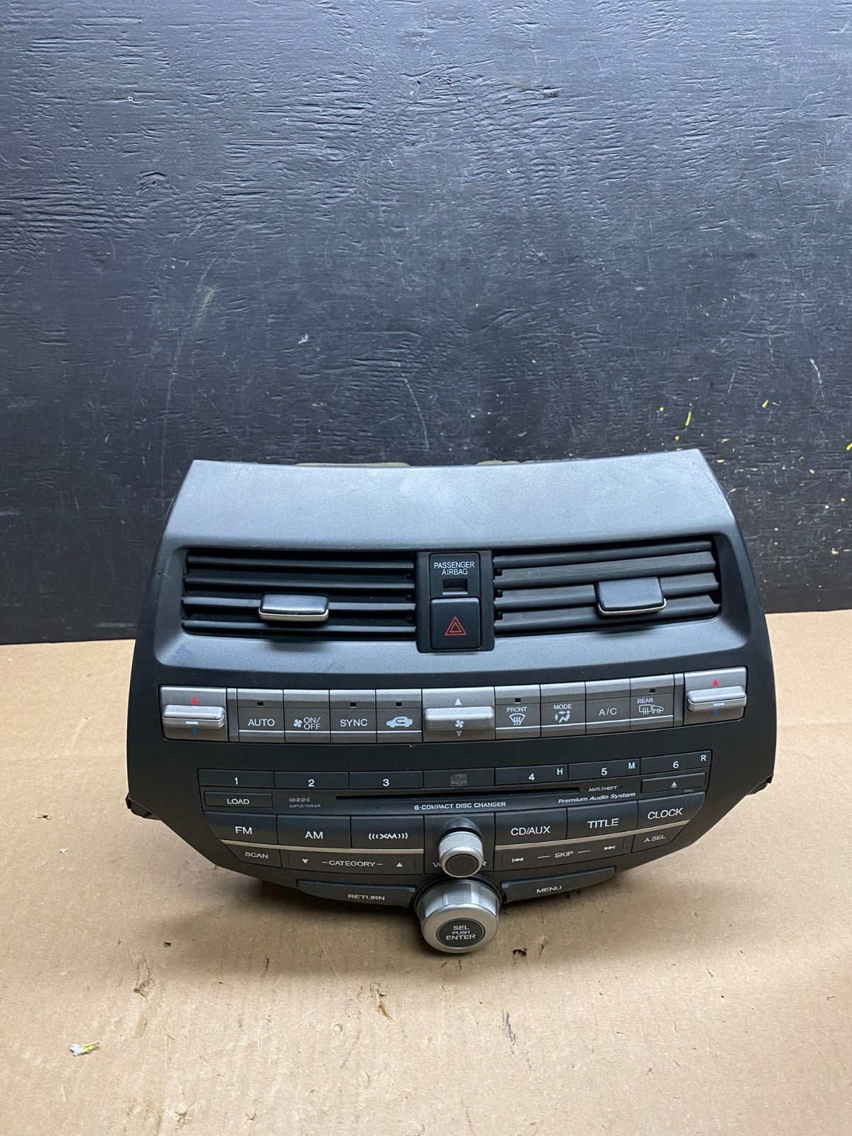 2008 to 2012 Honda Accord Front Radio Control AM./FM CD Climate Control T4499 DG0