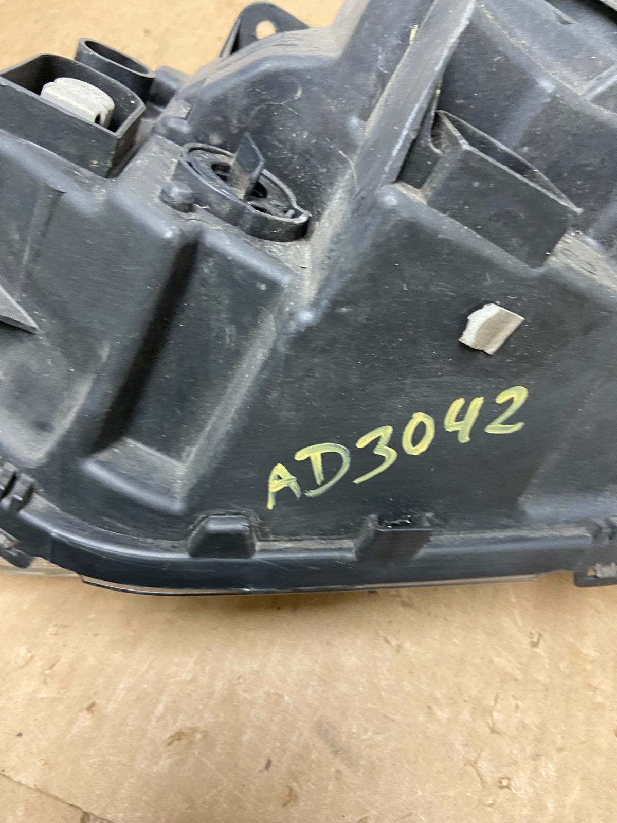 2014 to 2018 Ford Transit Connect Right Passenger RH Side Headlight AD3042 DW11