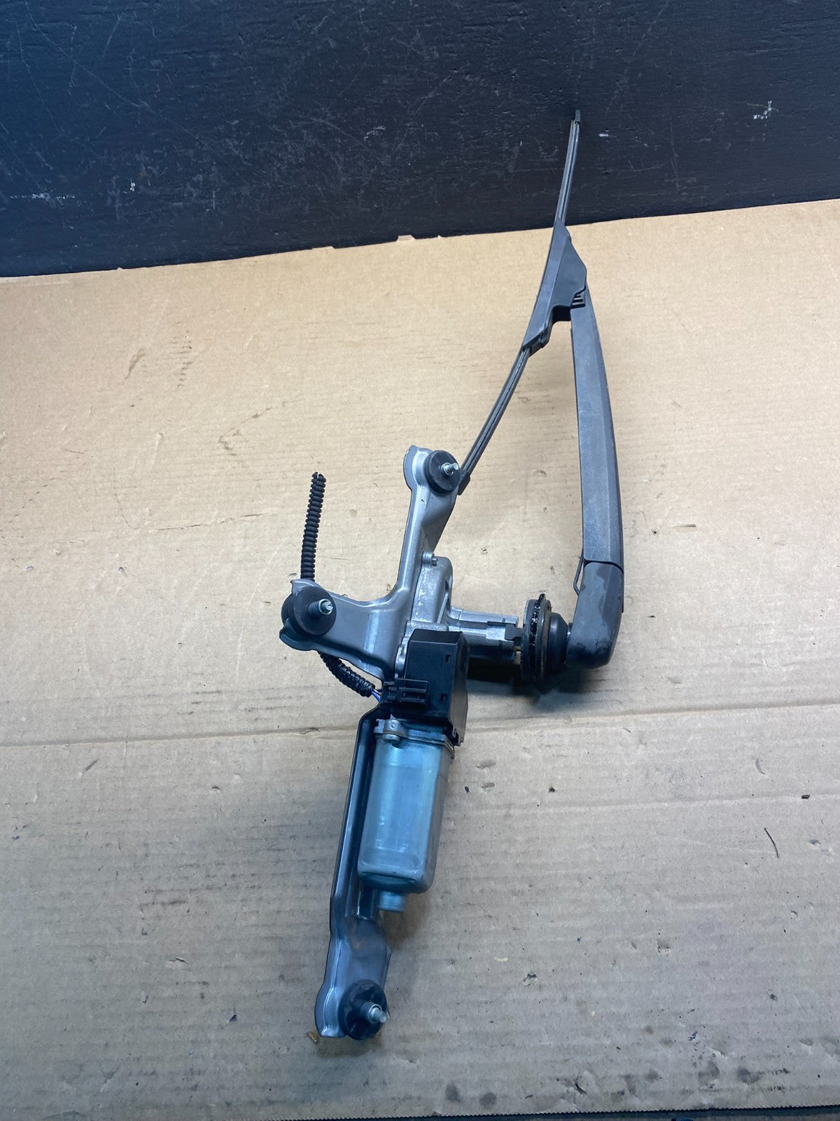 2004 to 2009 Lexus Rx350 RX330 Rear Liftgate Window Wiper Motor Oem ac4557 DG1