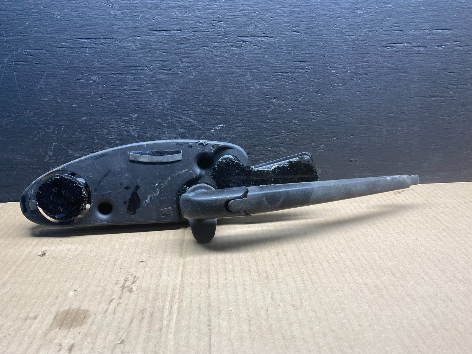 2011-2013 Jeep Grand Cherokee Tailgate Back Door Rear Wiper Motor Wiper AC0897 D0