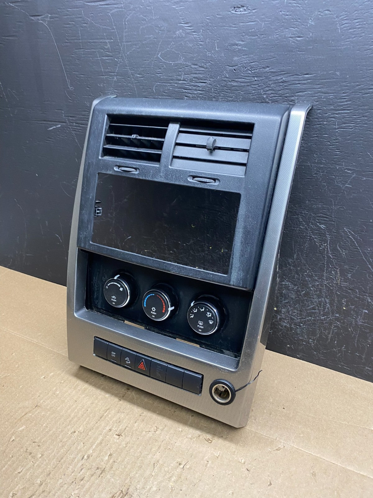 2008 to 2012 Jeep Liberty Dash Climate Temperature Control Radio Bezel AC6604 DG1