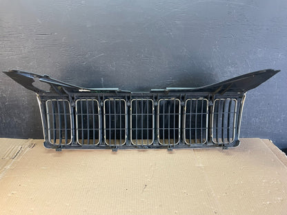 2005 2006 2007 Jeep Grand Cherokee Front Upper Grill Grille AE3593 DG3
