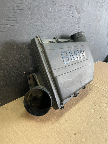 2008-2018 BMW X6 Engine Air Intake Cleaner Filter Box AF5334 DG2
