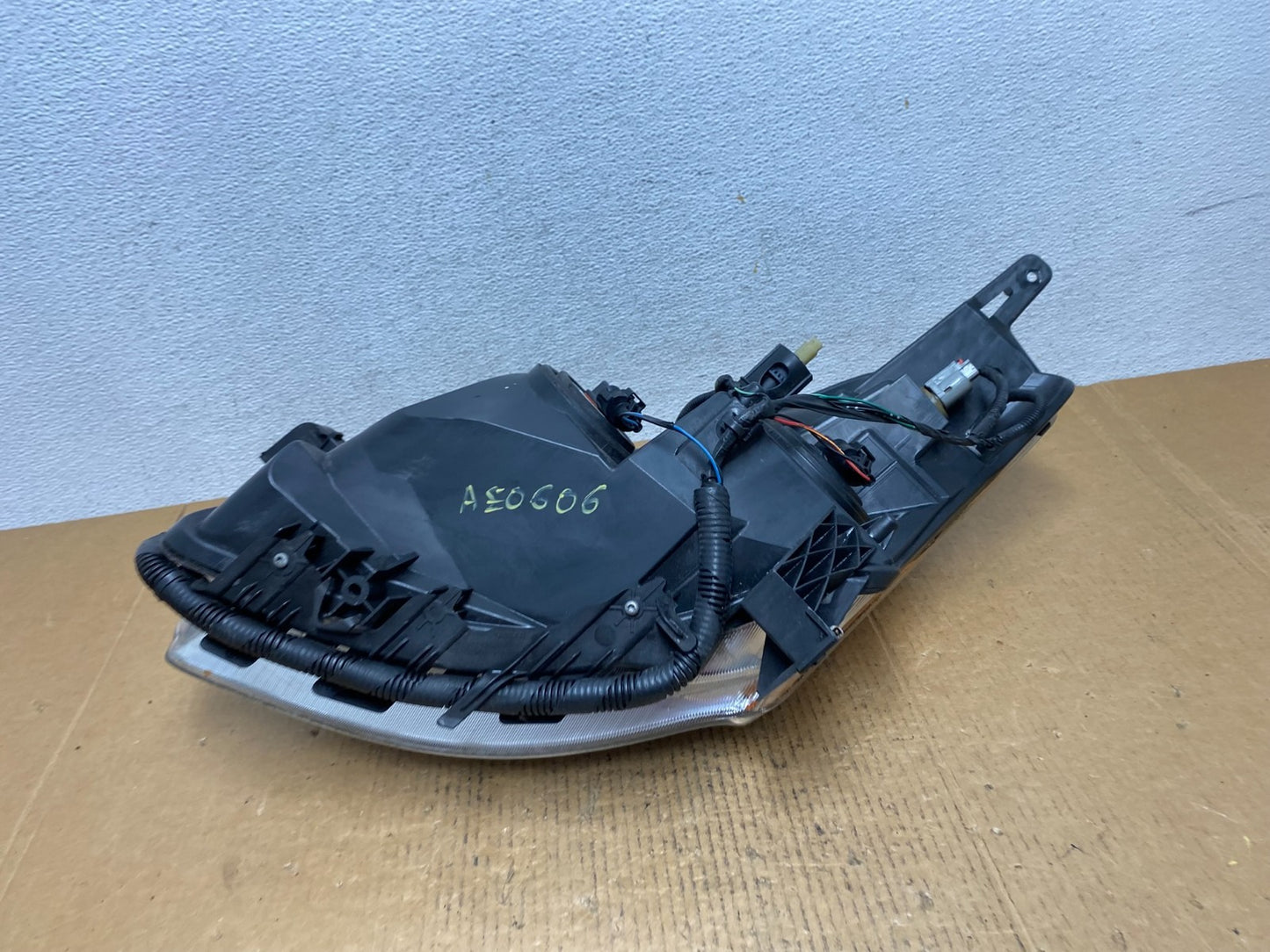 Sedan 2010 2011 2012 Nissan Altima Headlight Right Passenger Rh AE0606 DW7