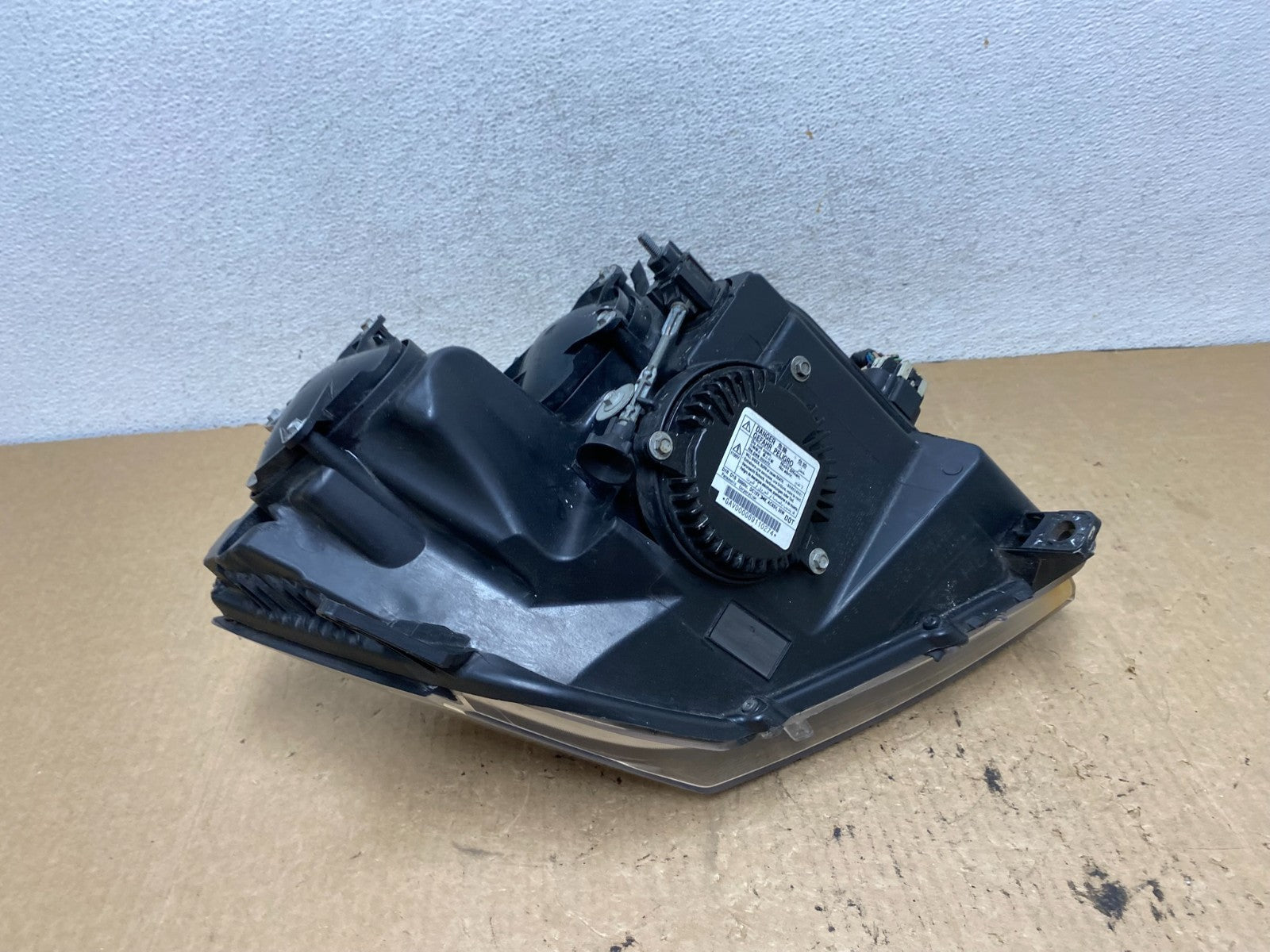 2008 to 2014 Cadillac CTS Right Passegner RH Side Xenon Headlight AG2412 DW6