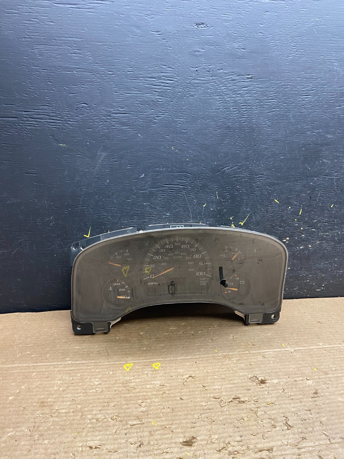 2004 to 2007 Chevrolet Express Speedometer Cluster Gauge OEM W3394 DG0