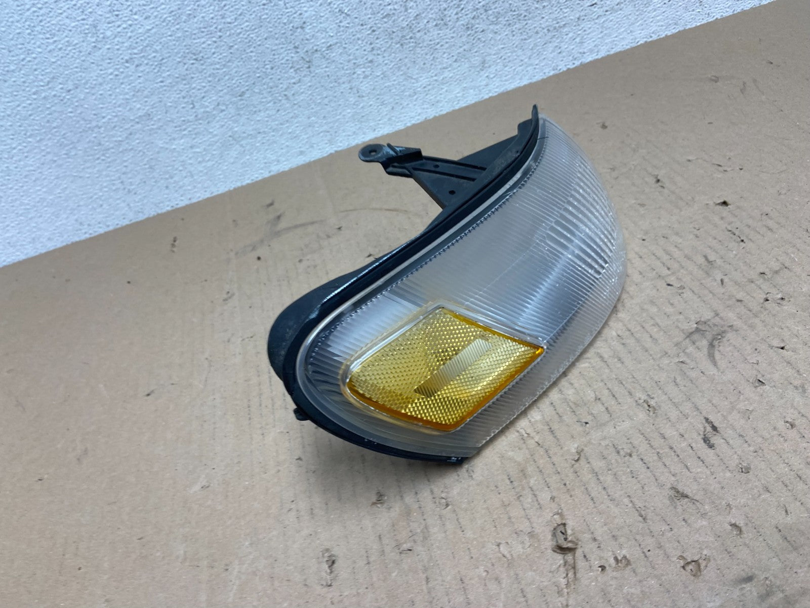 1993 to 1997 Toyota Corolla Right Passenger Corner Marker Turn Signal AE7304 DW2