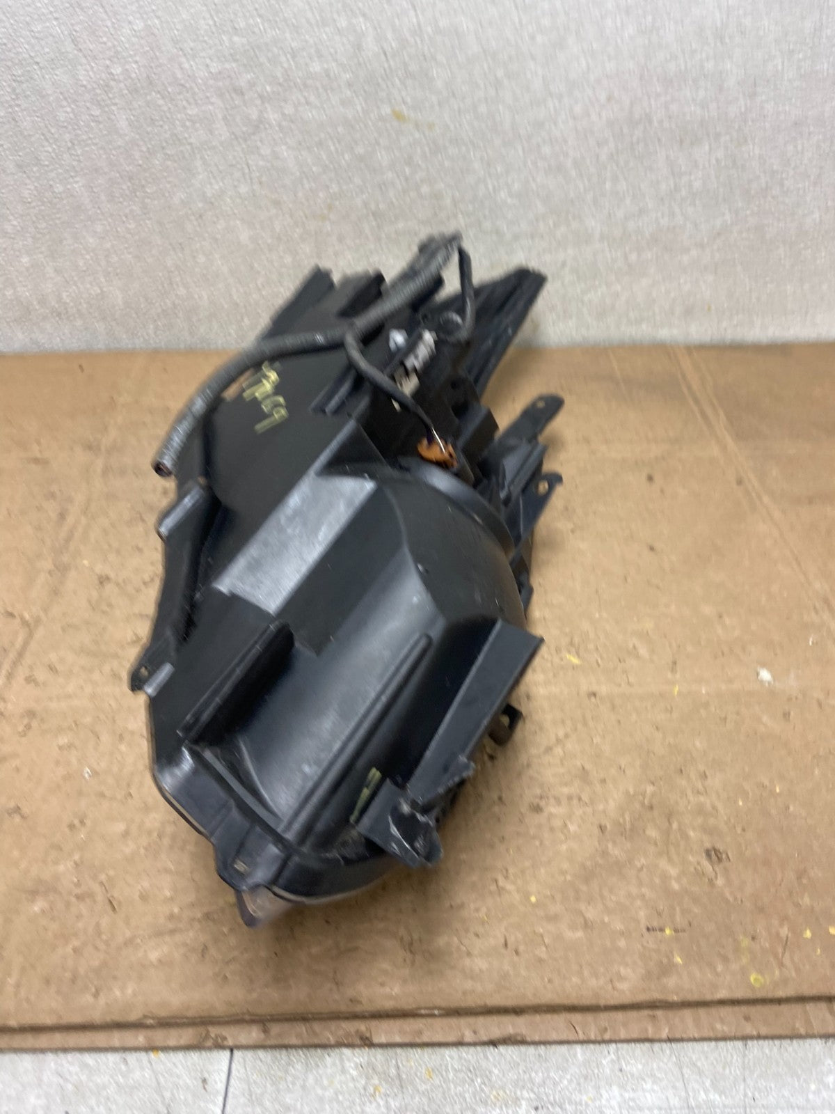2010 - 2011 Toyota Prius Left Driver LH Halogen Headlight Oem Y7069 DW7