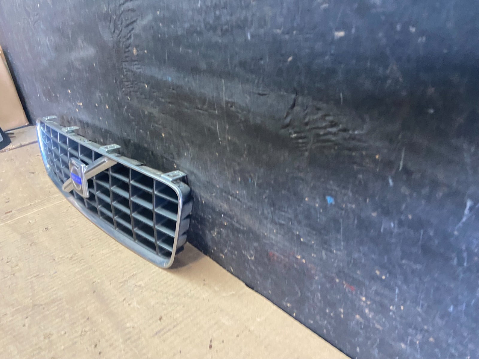 2001 to 2004 Volvo S60 Front Upper Grill Grille Oem R5542 DG1