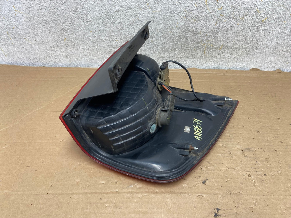 2003 2004 2005 2006 Ford Expedition Right Passenger Rh Tail light AH8871 LK3